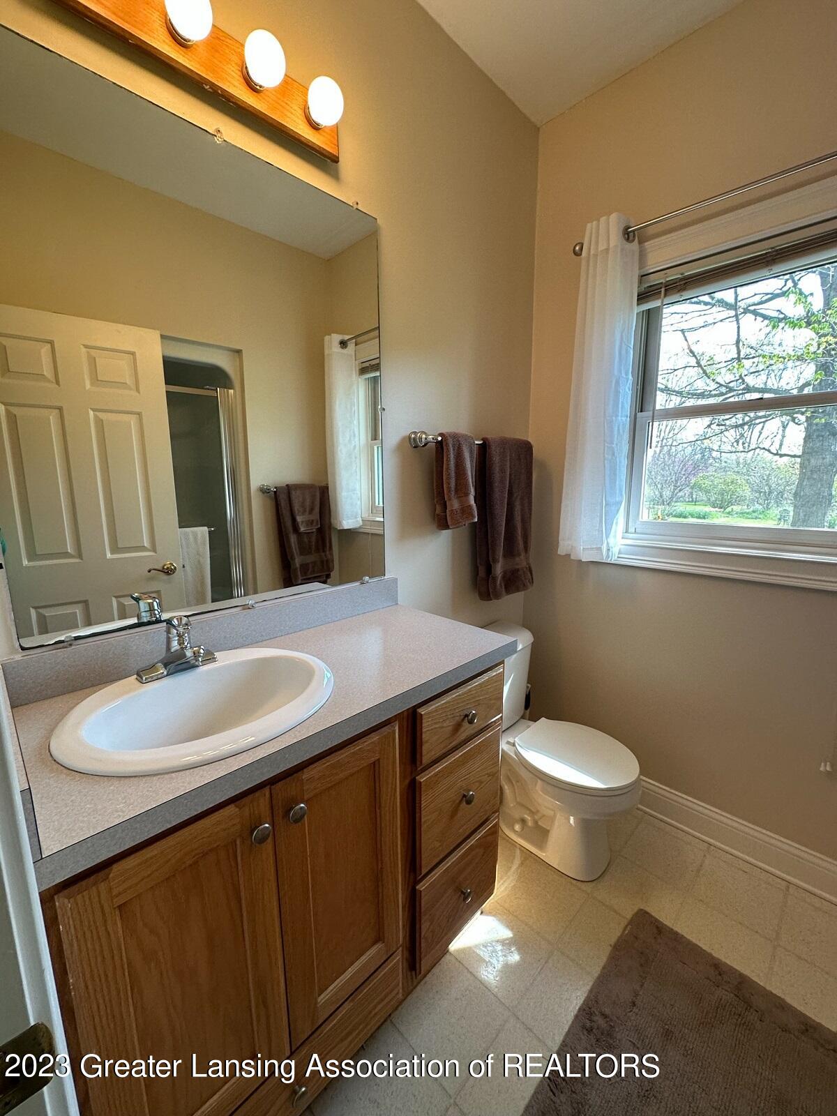 1815 South Onondaga Road Mason, MI 48854 - Photo 13 of 49 20230505-IMG_1993