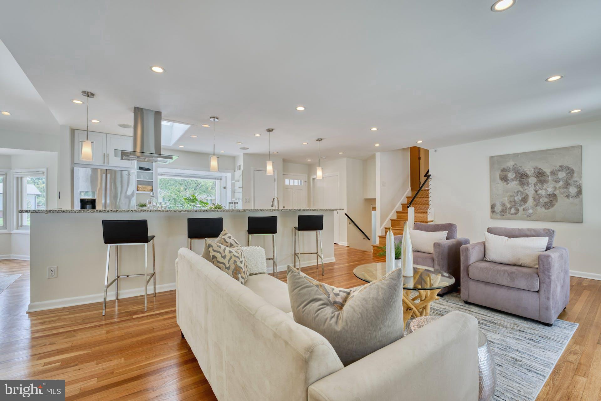 8320 Fort Hunt Road Alexandria, VA 22308 - Photo 4 of 63 Recessed lights and pristine hardwood floors