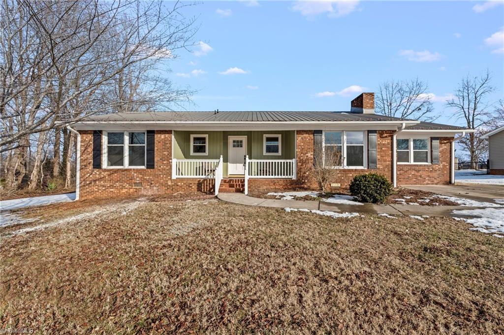3856 Azalea Lane Trinity, NC 27370 - Photo 2 of 39 ONE Level Living!