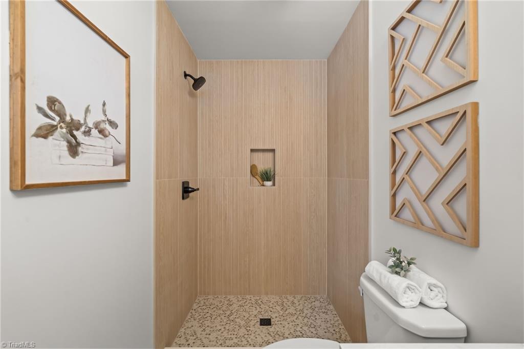 3856 Azalea Lane Trinity, NC 27370 - Photo 25 of 39 SPA LIKE Bath is LUXURIOUS! This bath gives that LUXURY vibe!