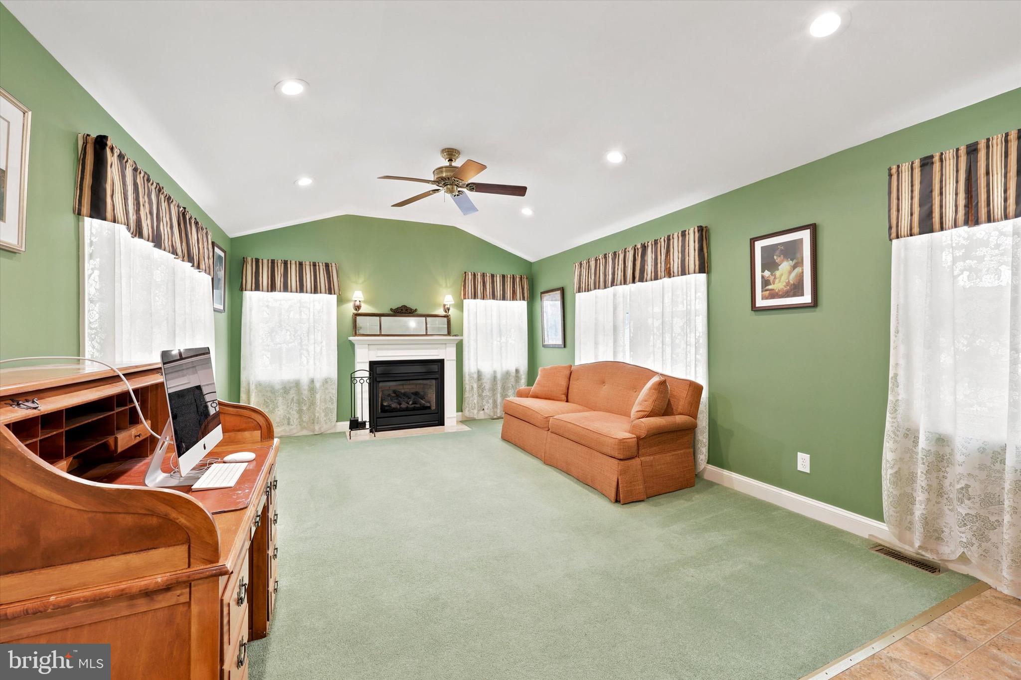 103 Wellington Road Aston, PA 19014 - Photo 2 of 24 Gas fireplace