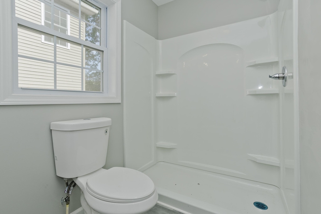 27 Brooks Street Springfield, MA 01109 - Photo 19 of 35