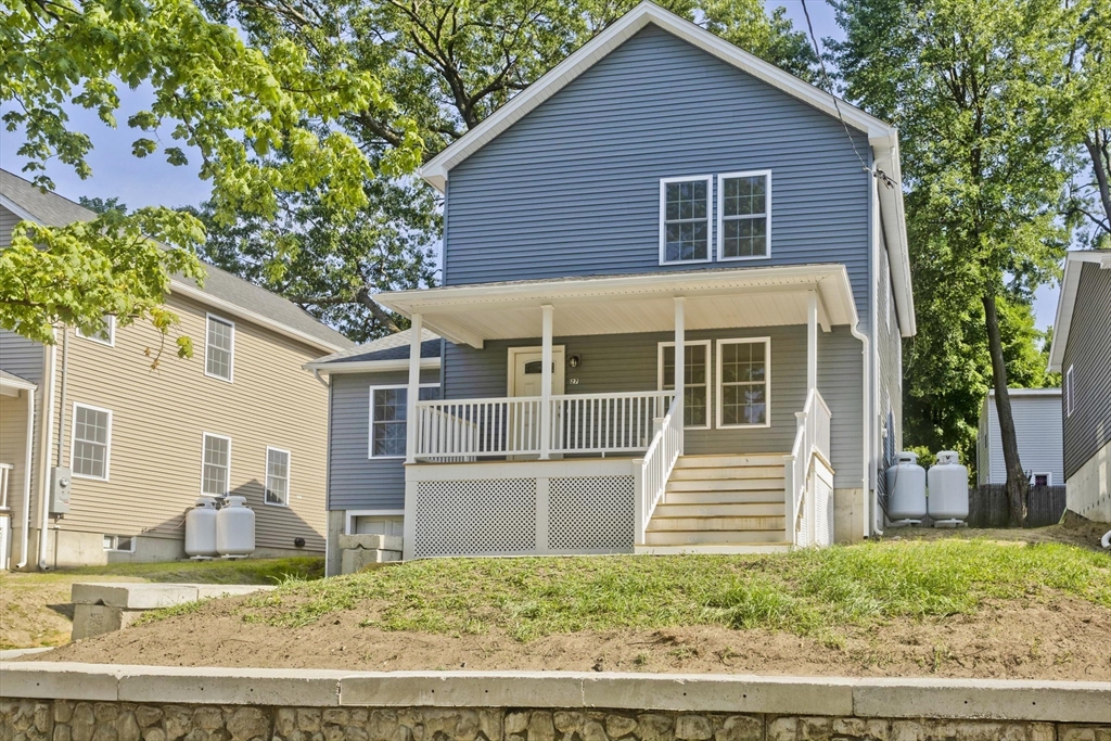 27 Brooks Street Springfield, MA 01109 - Photo 2 of 35