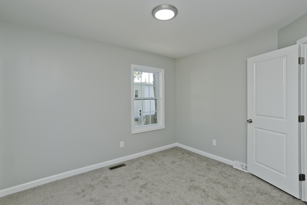 27 Brooks Street Springfield, MA 01109 - Photo 27 of 35