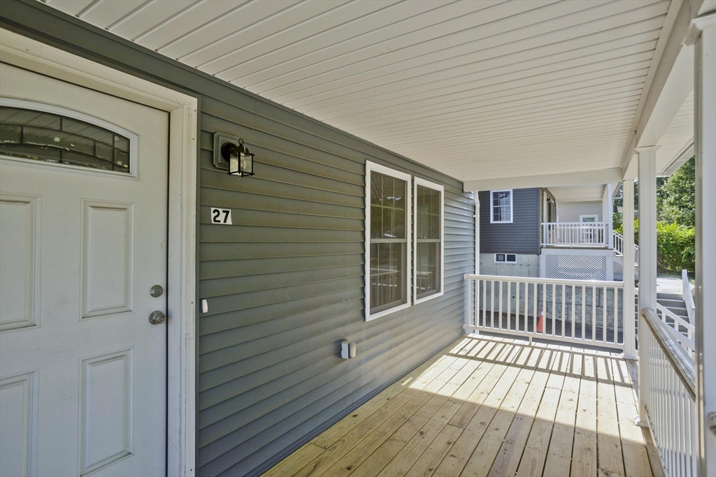 27 Brooks Street Springfield, MA 01109 - Photo 3 of 35
