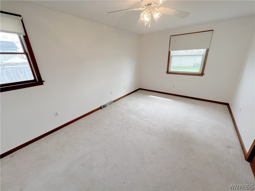 333 Hartford Road Amherst, NY 14226 - Photo 11 of 15