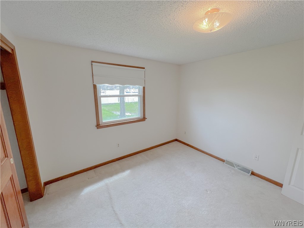 333 Hartford Road Amherst, NY 14226 - Photo 10 of 15