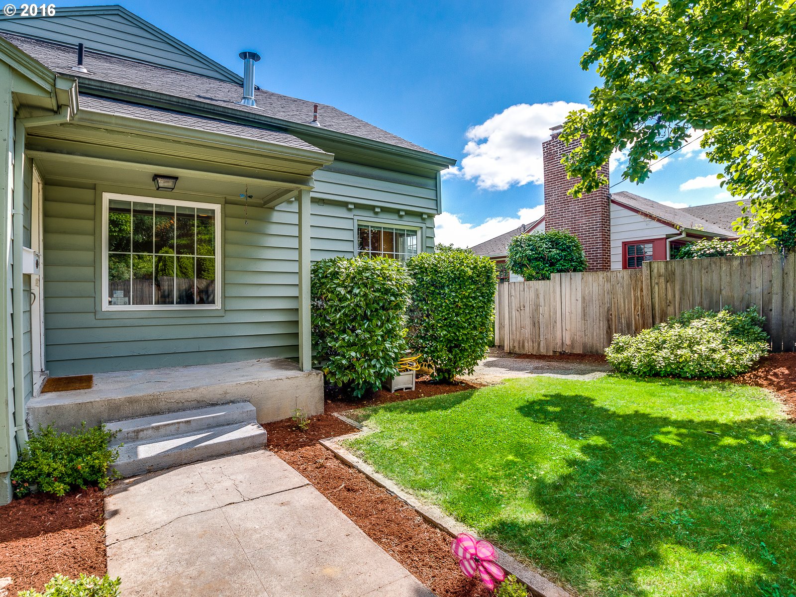7766 Southwest Terwilliger Boulevard Portland, OR 97219 - Photo 2 of 31 Gallery Image 2