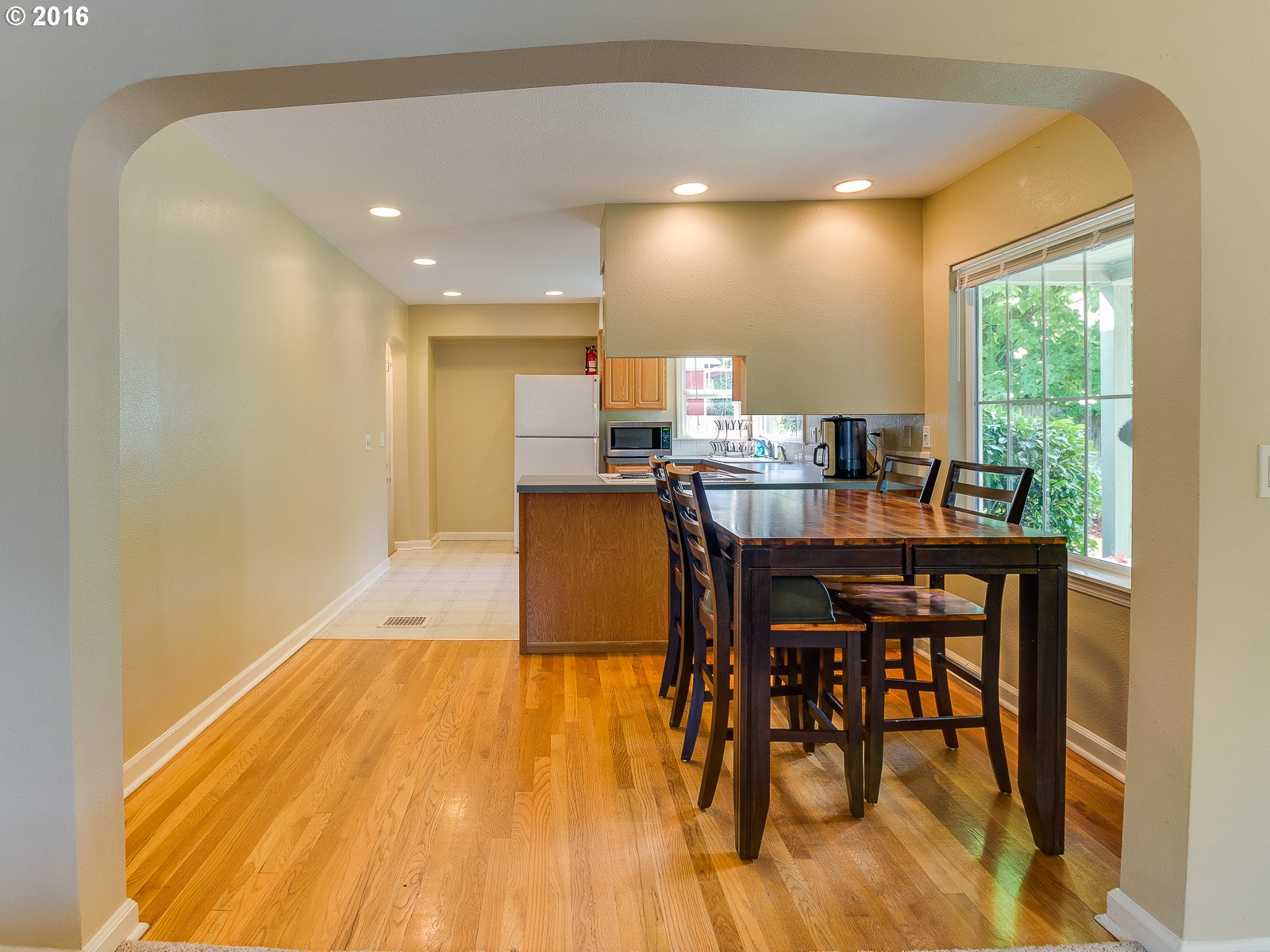 7766 Southwest Terwilliger Boulevard Portland, OR 97219 - Photo 5 of 31 Gallery Image 5