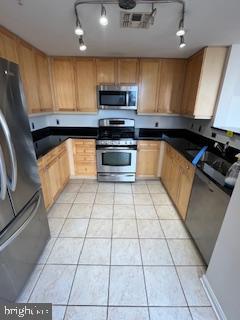 930 Wayne Avenue, Unit 605 Silver Spring, MD 20910 - Photo 4 of 10 Kitchen