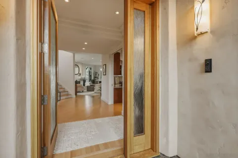 a view of livingroom with furniture