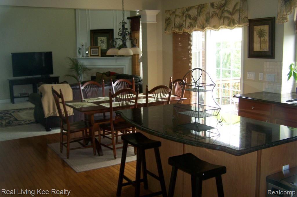 2123 Aberdeen Court Rochester, MI 48306 - Photo 16 of 23 100_6676.jpg