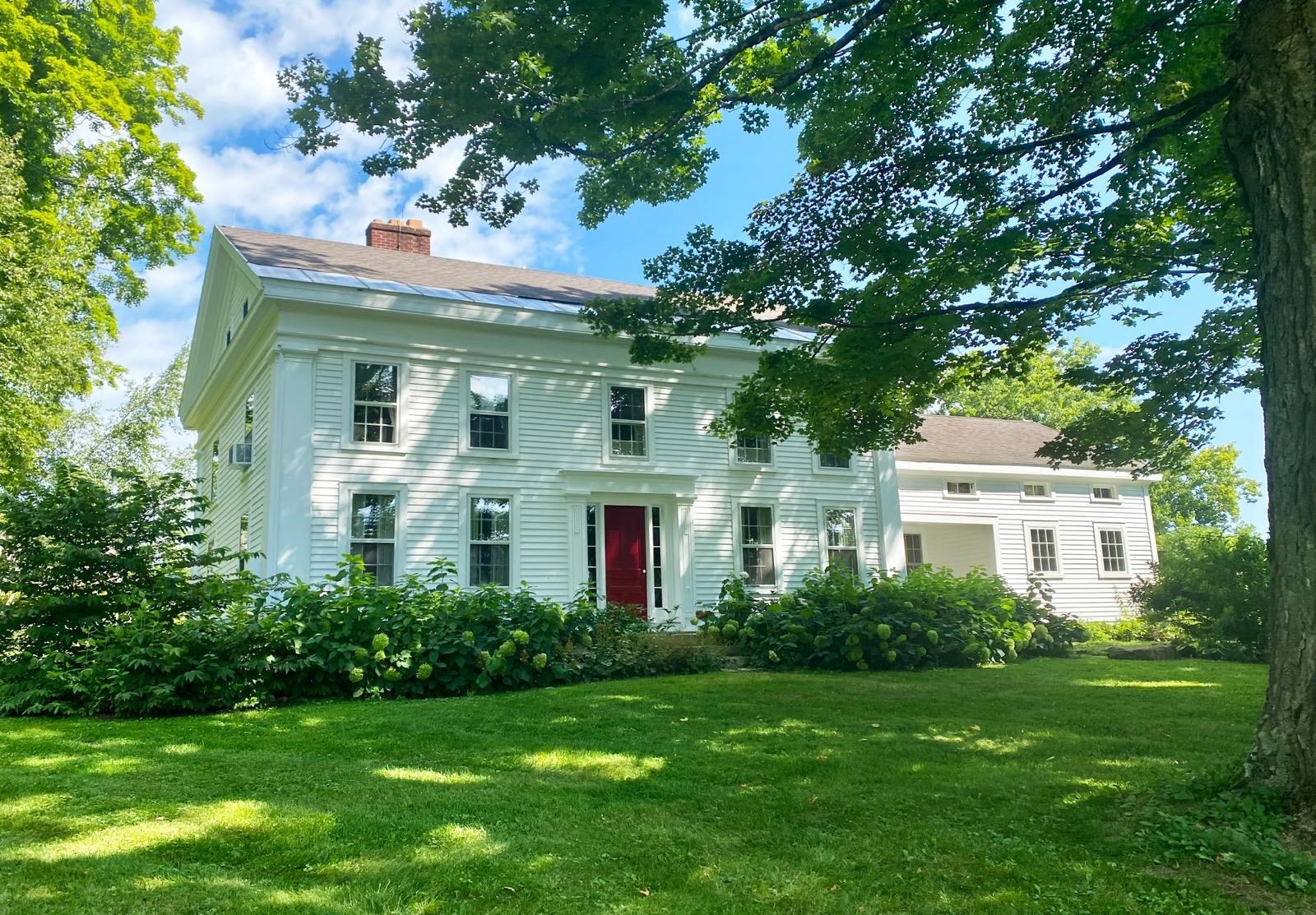 612 Cold Spring Road Shaftsbury, VT 05257 - Photo 2 of 40