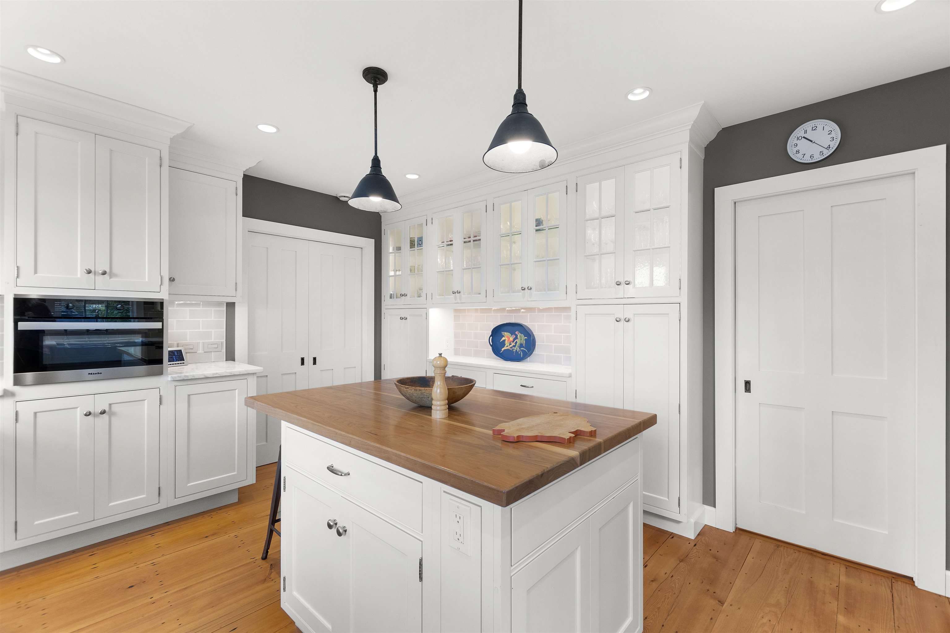 612 Cold Spring Road Shaftsbury, VT 05257 - Photo 3 of 40