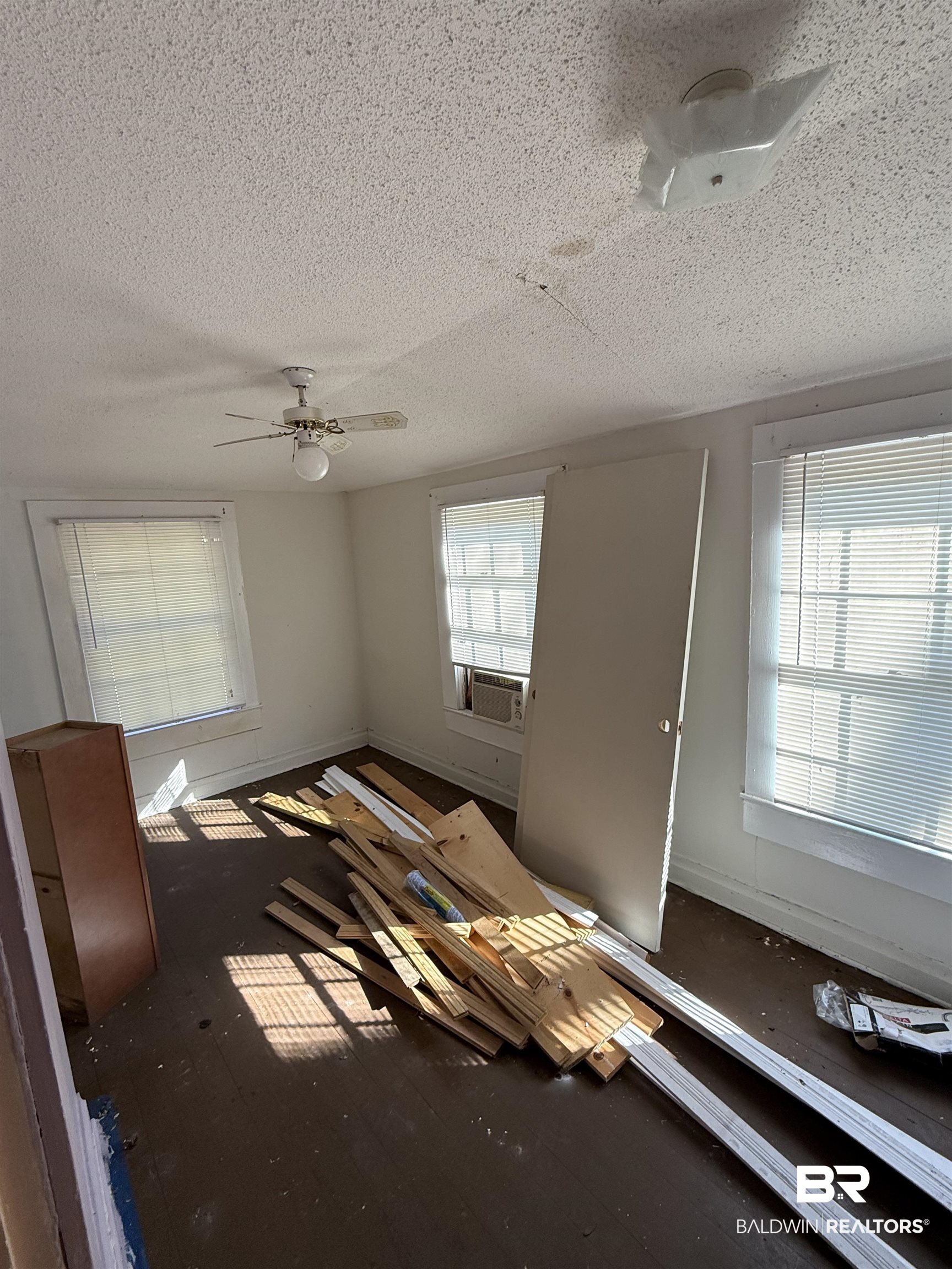 6513 Grace Street Mobile, AL 36618 - Photo 2 of 7