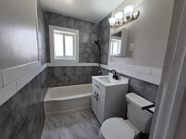 $2,200 | 501 North J Street, Unit 2, Lake Worth Beach, FL 33460