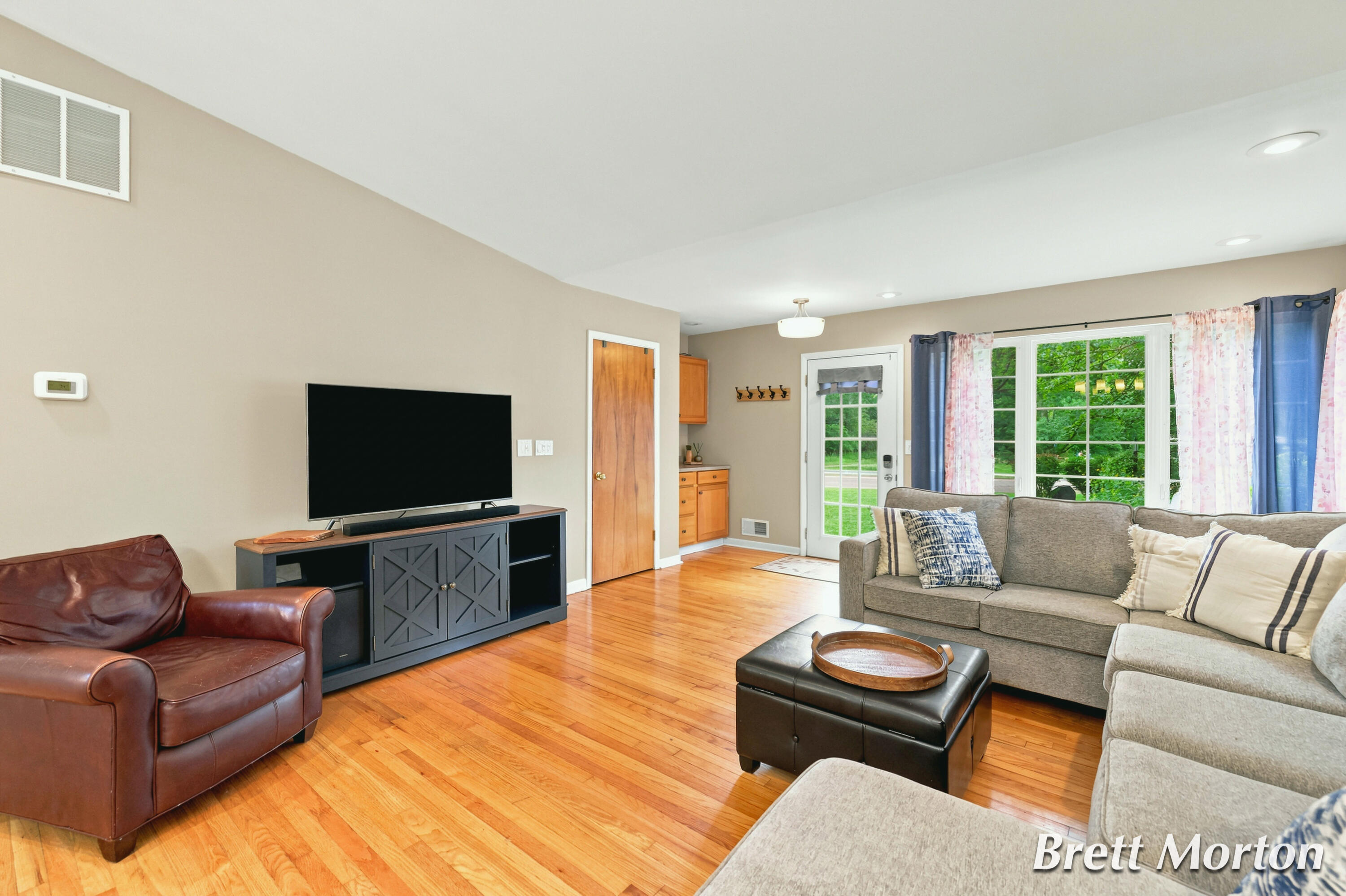 2304 Tecumseh River Road Lansing, MI 48906 - Photo 6 of 26 2304 tecumseh river rd_018