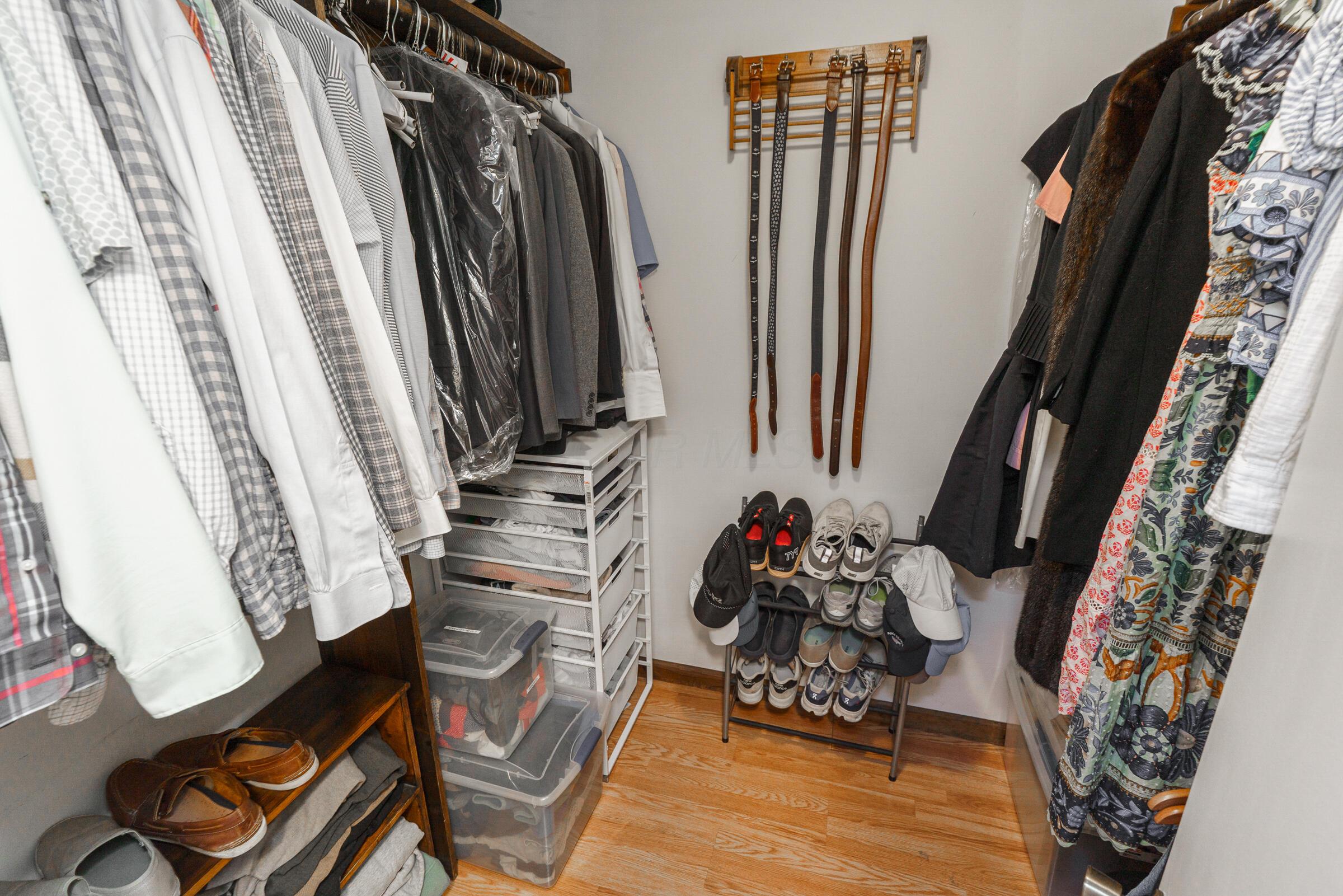 284 South Stanwood Road Columbus, OH 43209 - Photo 30 of 60 Walk-in closet