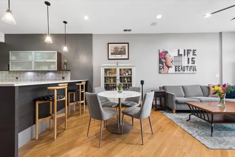 $715,000 | 2242 West Chicago Avenue, Unit 301, Chicago, IL 60622