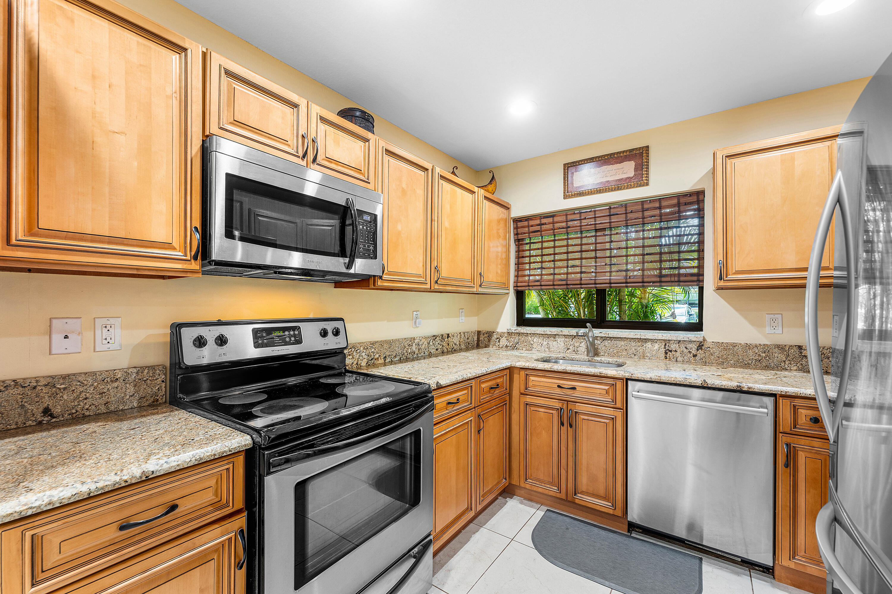 6846 Bridlewood Court Boca Raton, FL 33433 - Photo 2 of 26 Renovated Chef's Kitchen