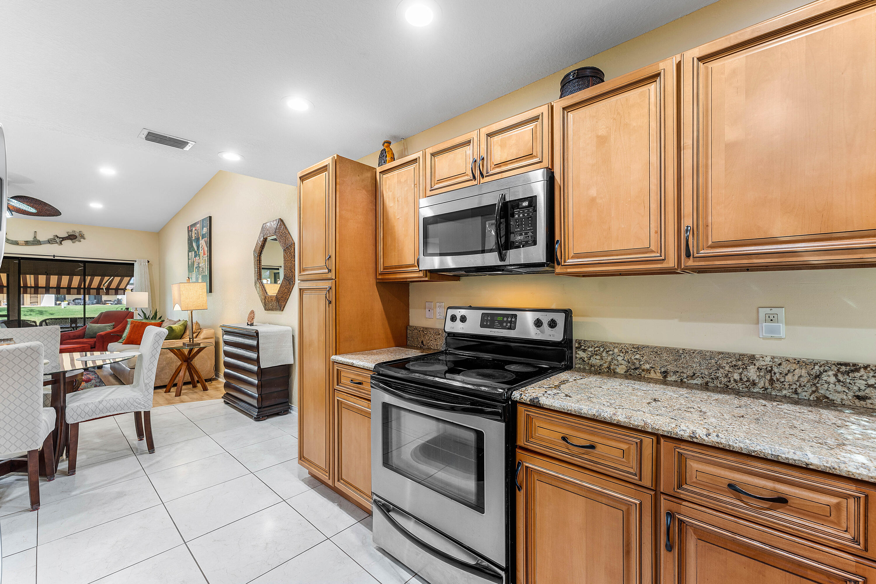 6846 Bridlewood Court Boca Raton, FL 33433 - Photo 7 of 26 Granite Counters