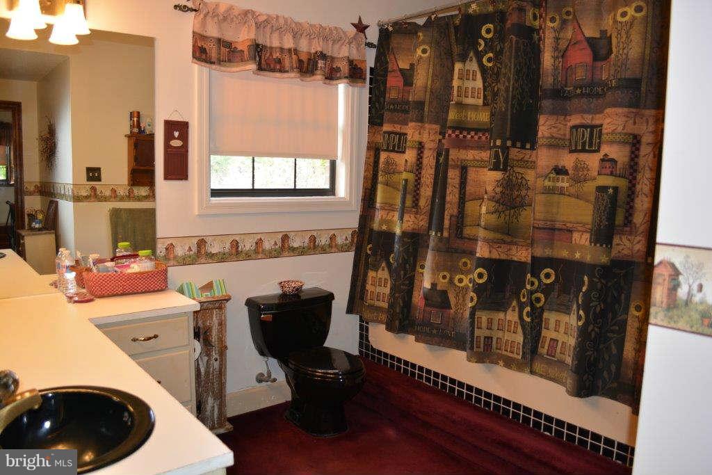 15505 Broadfording Road Clear Spring, MD 21722 - Photo 10 of 15 Bath