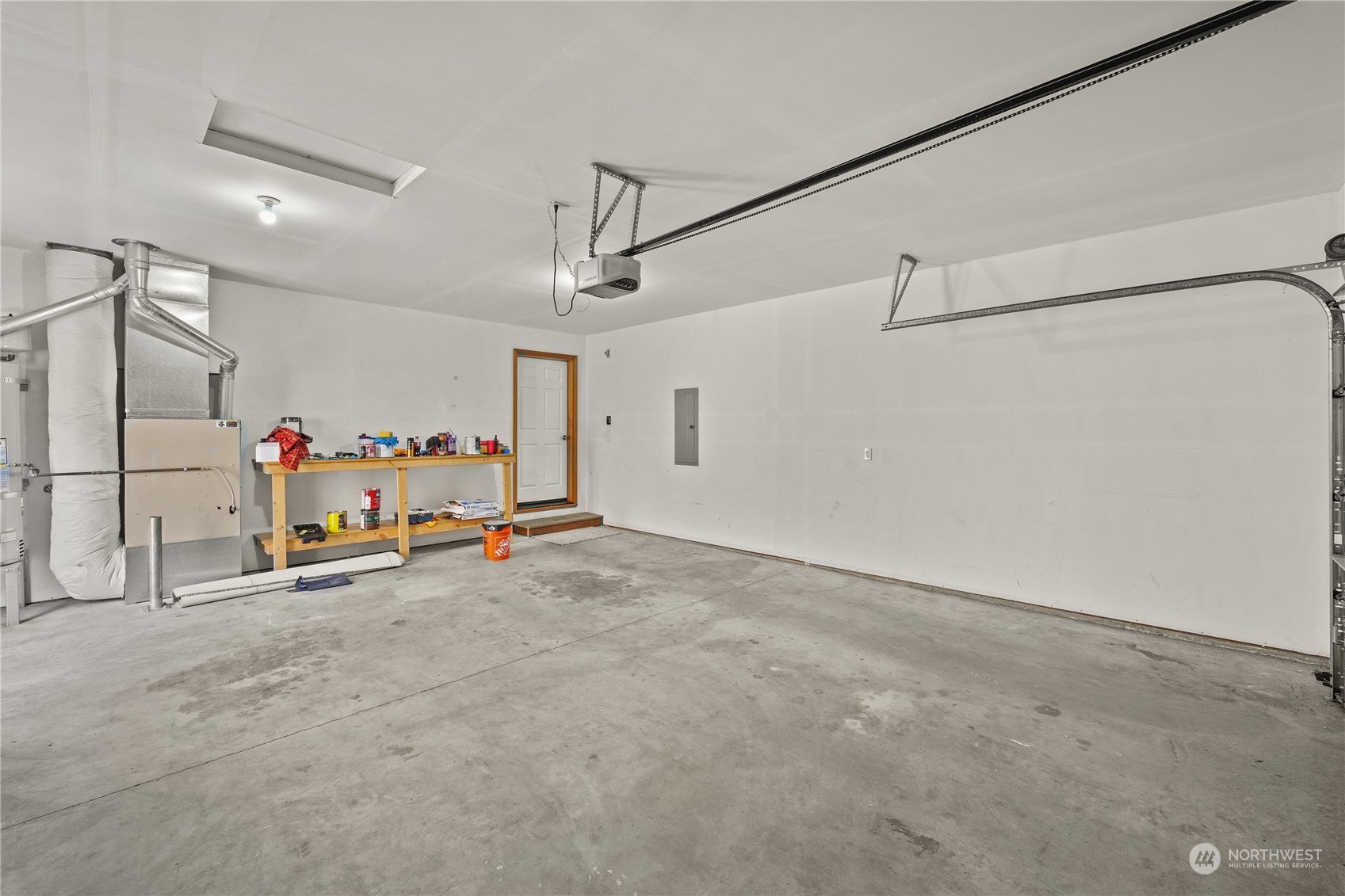2114 19th Street Anacortes, WA 98221 - Photo 31 of 35 a view of a garage