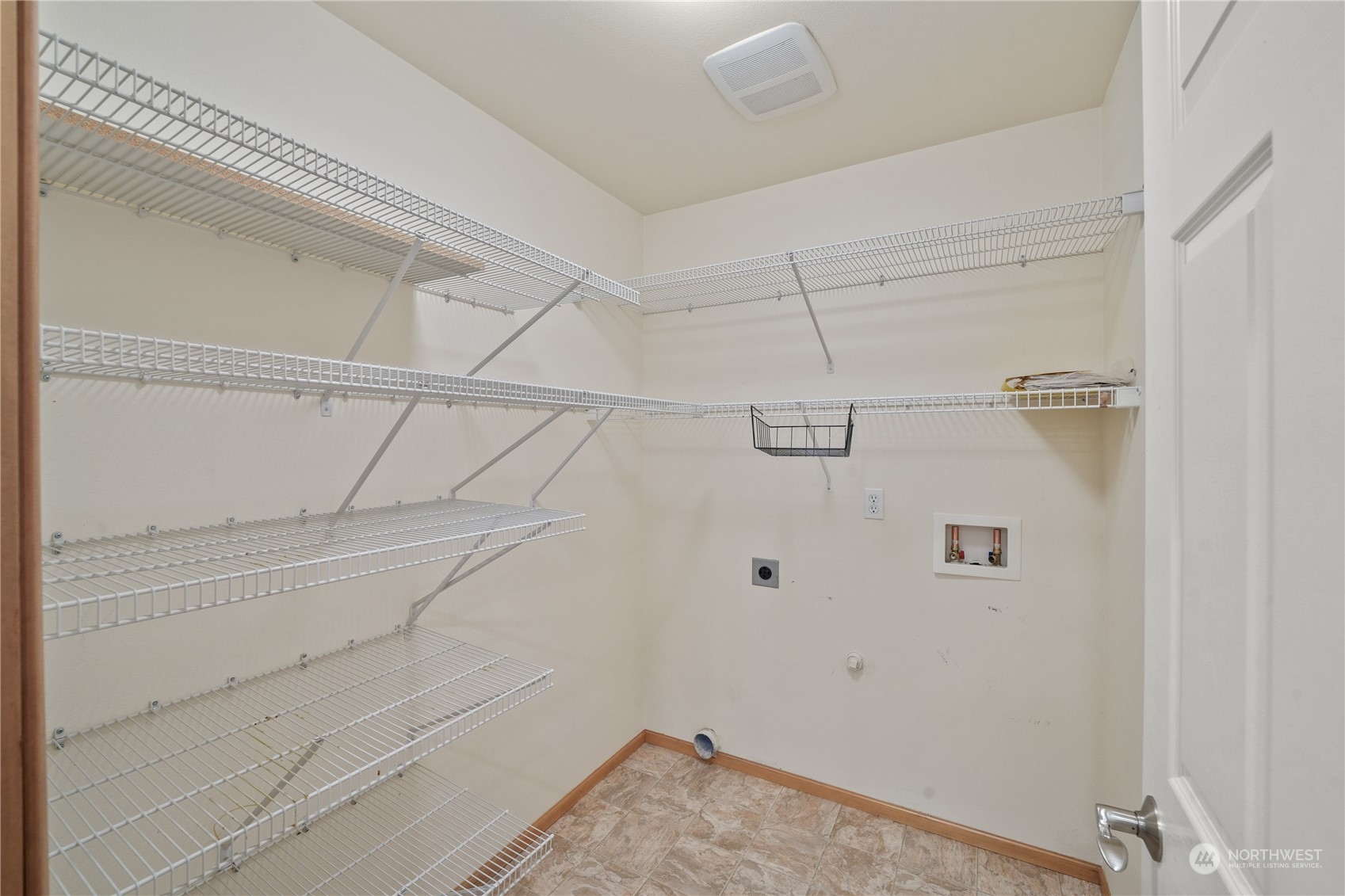 2114 19th Street Anacortes, WA 98221 - Photo 6 of 35 a view of small space