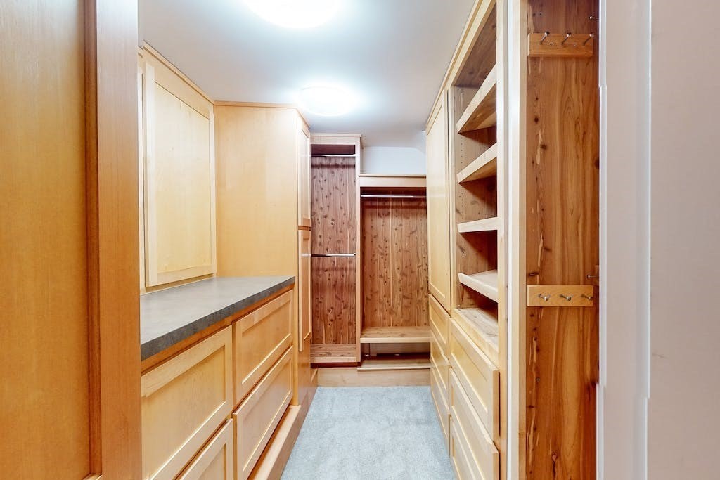 27 Inman Street Cambridge, MA 02139 - Photo 26 of 32 a view of walk in closet