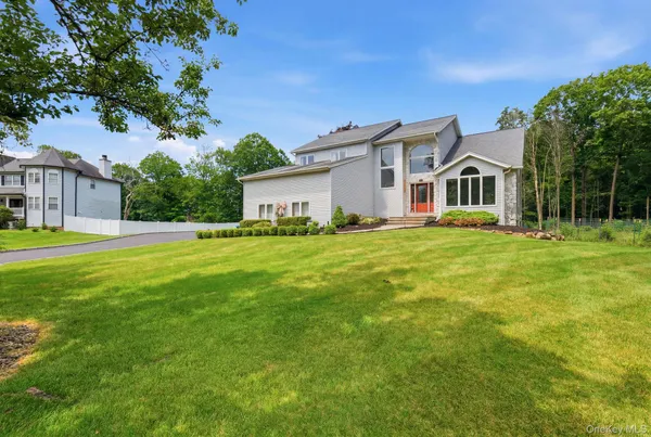 $1,375,000 | 19 Staff Sgt James Parker Road, Blauvelt, NY 10913
