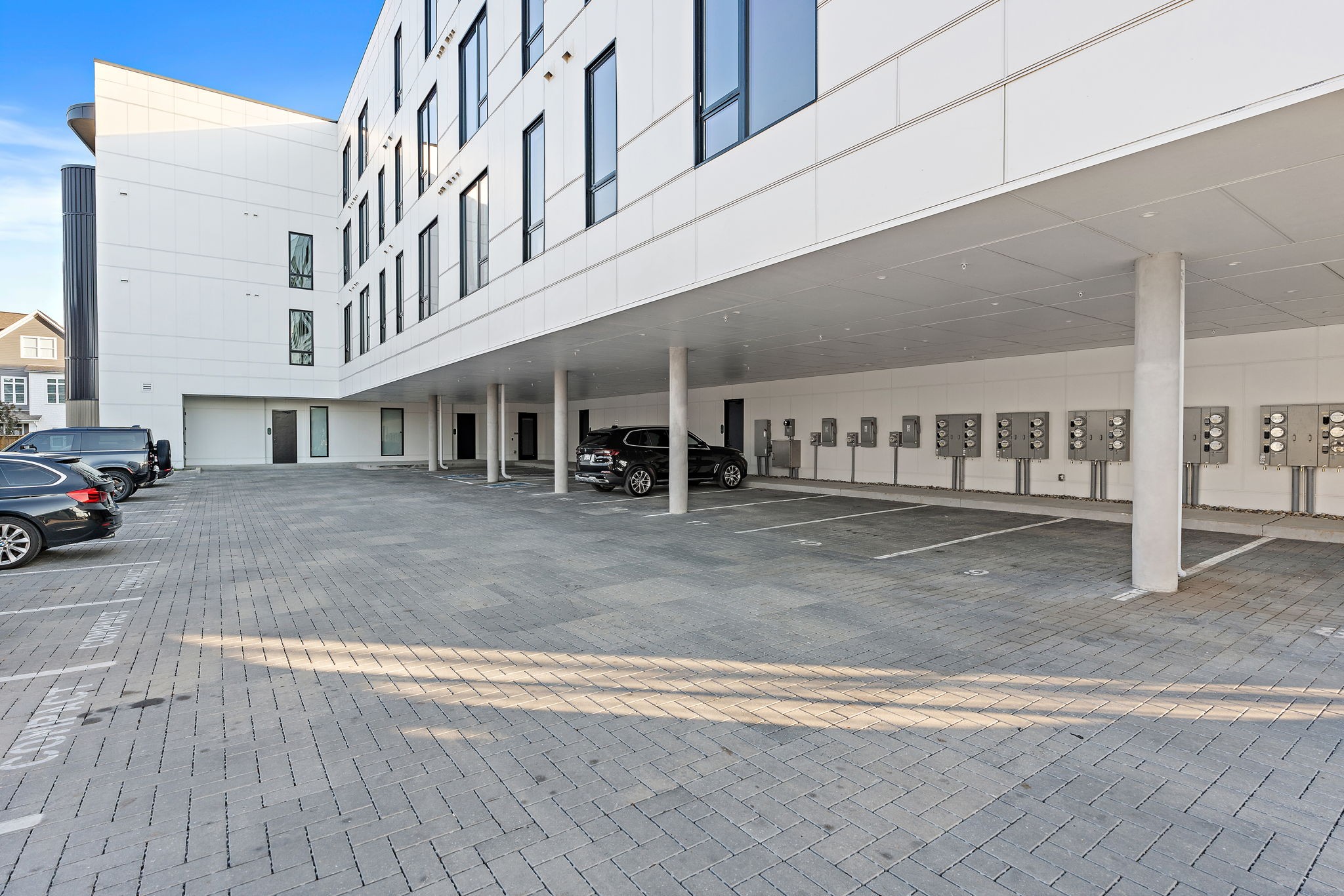 504 Merritt Avenue Nashville, TN 37203 - Photo 20 of 23 a view of a building with street