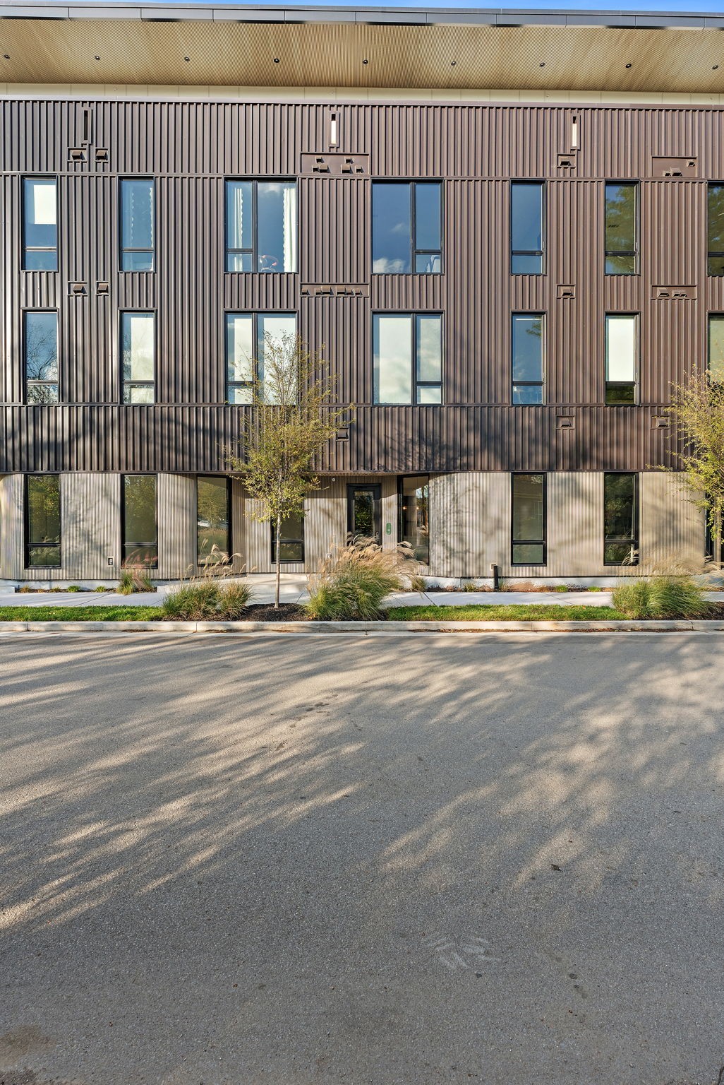 504 Merritt Avenue Nashville, TN 37203 - Photo 4 of 23 a view of a house with a street