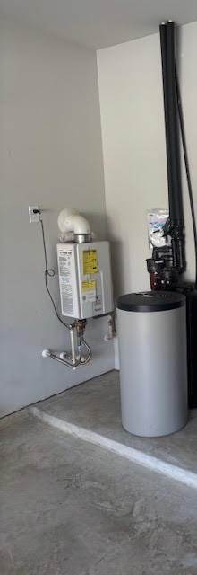 14381 Whitetop Peak Court Conroe, TX 77384 - Photo 22 of 39 Whole house softener and filtration system - tankless water heater