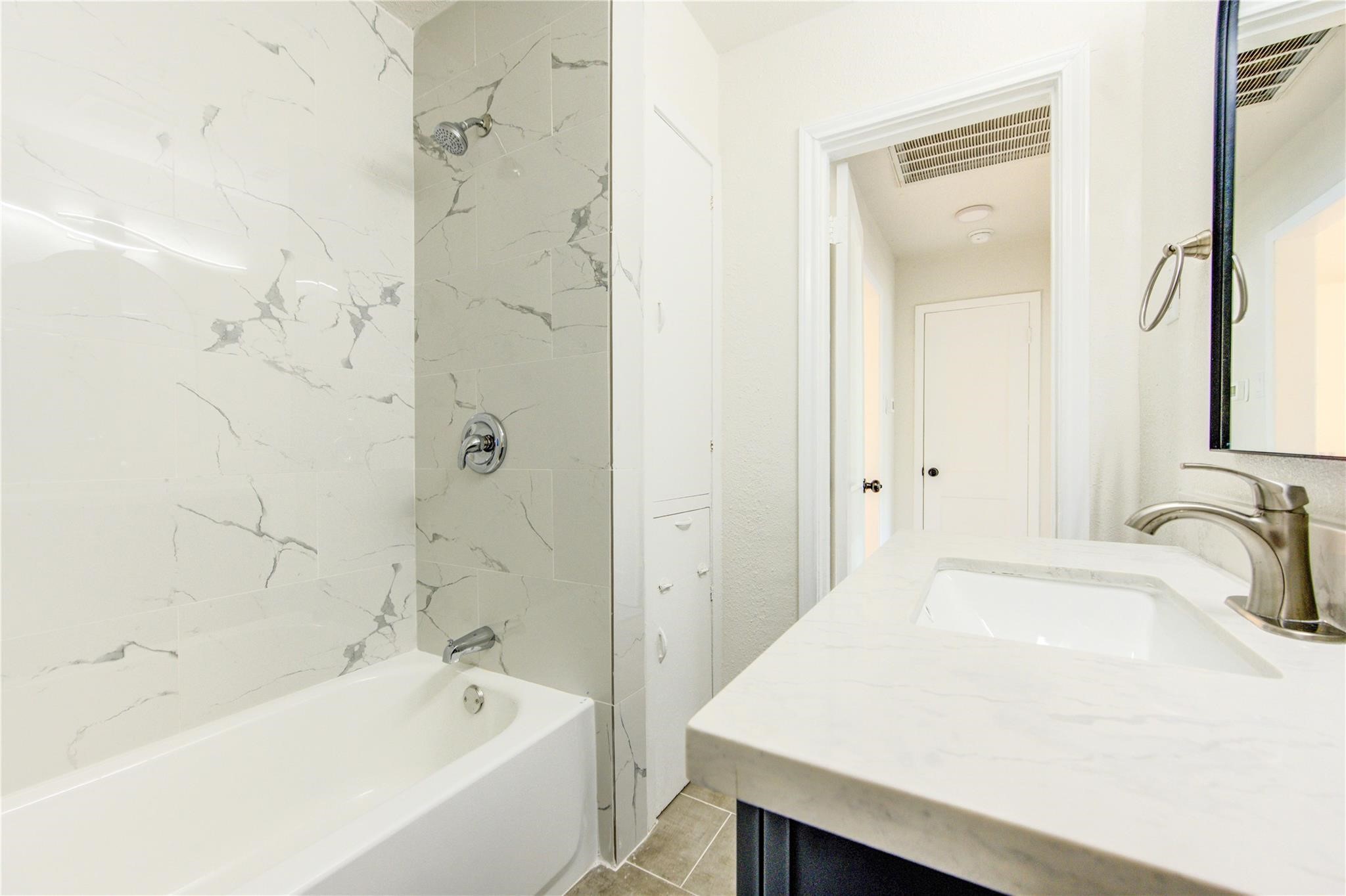 4914 Pershing Street Houston, TX 77033 - Photo 17 of 34