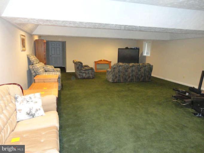 11983 Dumfries Road Manassas, VA 20112 - Photo 12 of 24 Family Room