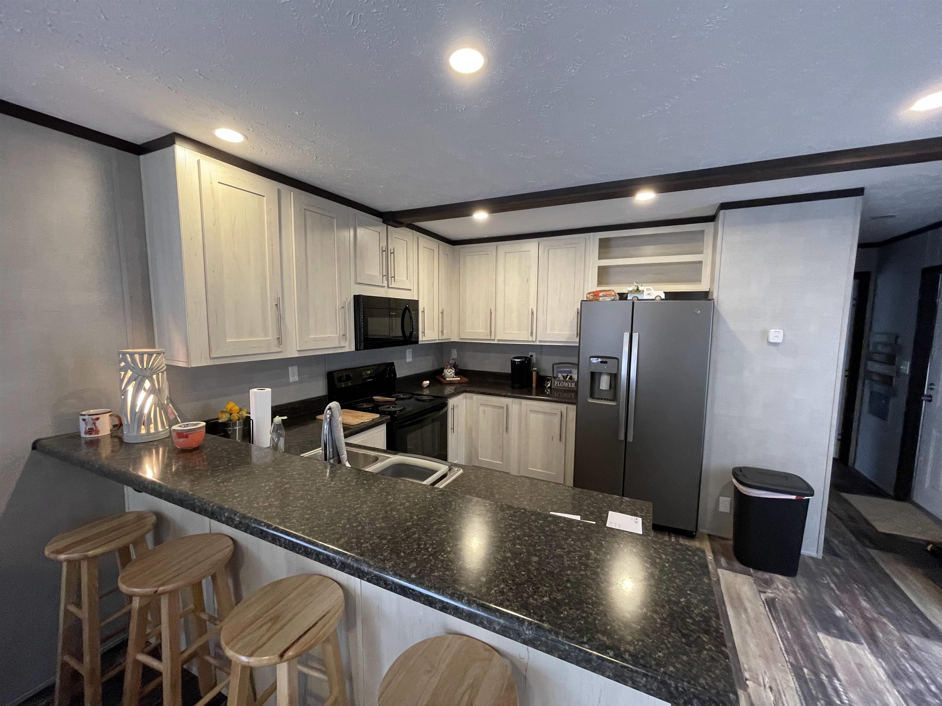 17644 County Road 16 Foley, AL 36535 - Photo 4 of 16 Breakfast bar
