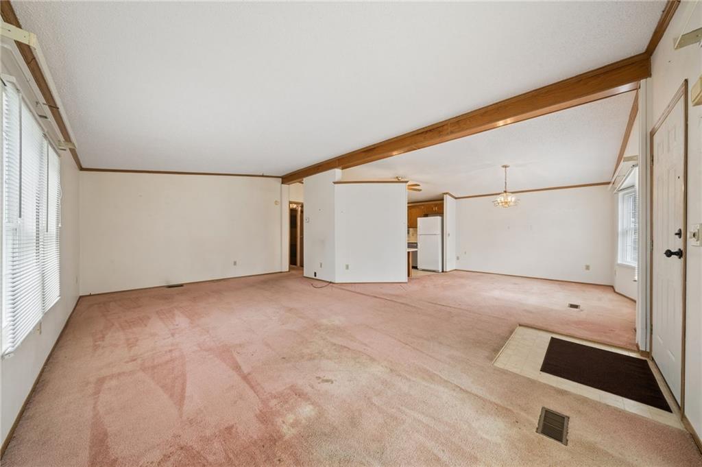 246 Ridge Lane Murrysville, PA 15668 - Photo 4 of 30