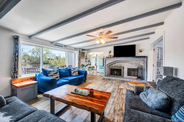 $669,000 | 24 Raynor Street, West Babylon, NY 11704