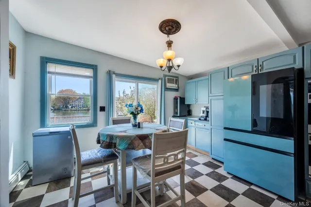 $669,000 | 24 Raynor Street, West Babylon, NY 11704