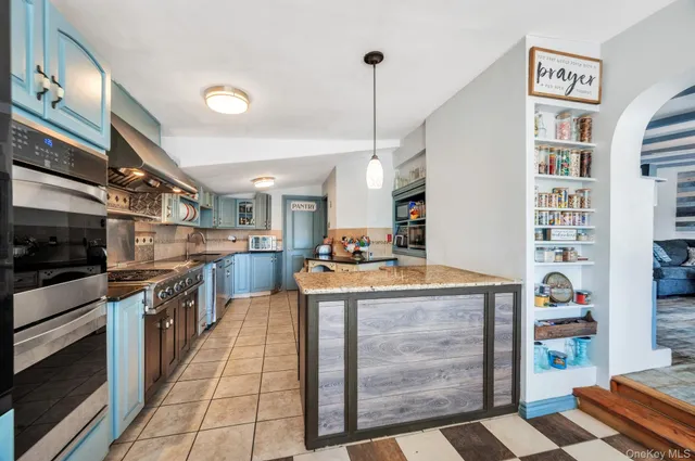 $669,000 | 24 Raynor Street, West Babylon, NY 11704