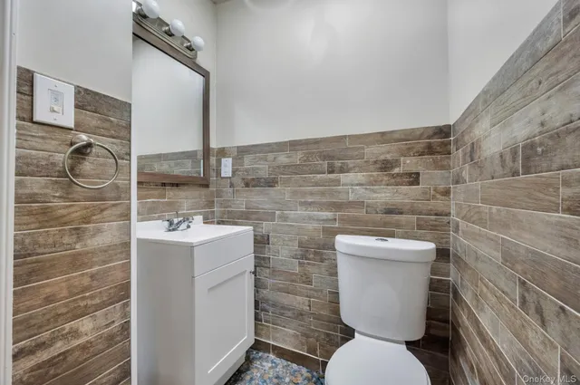 $669,000 | 24 Raynor Street, West Babylon, NY 11704