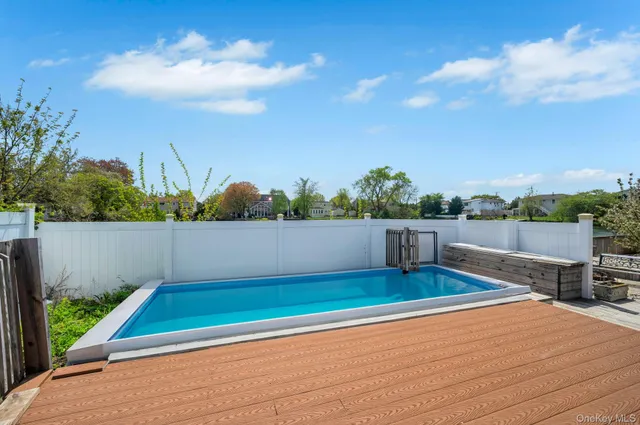 $669,000 | 24 Raynor Street, West Babylon, NY 11704