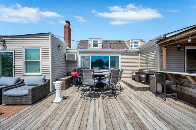 $669,000 | 24 Raynor Street, West Babylon, NY 11704