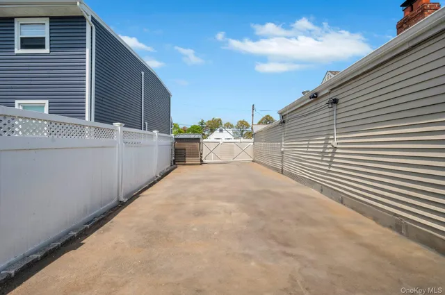 $669,000 | 24 Raynor Street, West Babylon, NY 11704