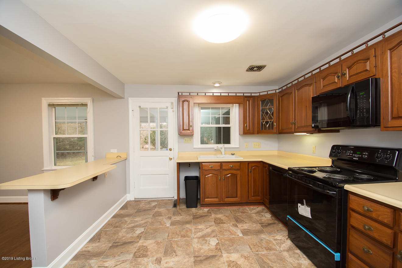 8615 Whipps Mill Road Louisville, KY 40222 - Photo 10 of 59 WhippsMill-19