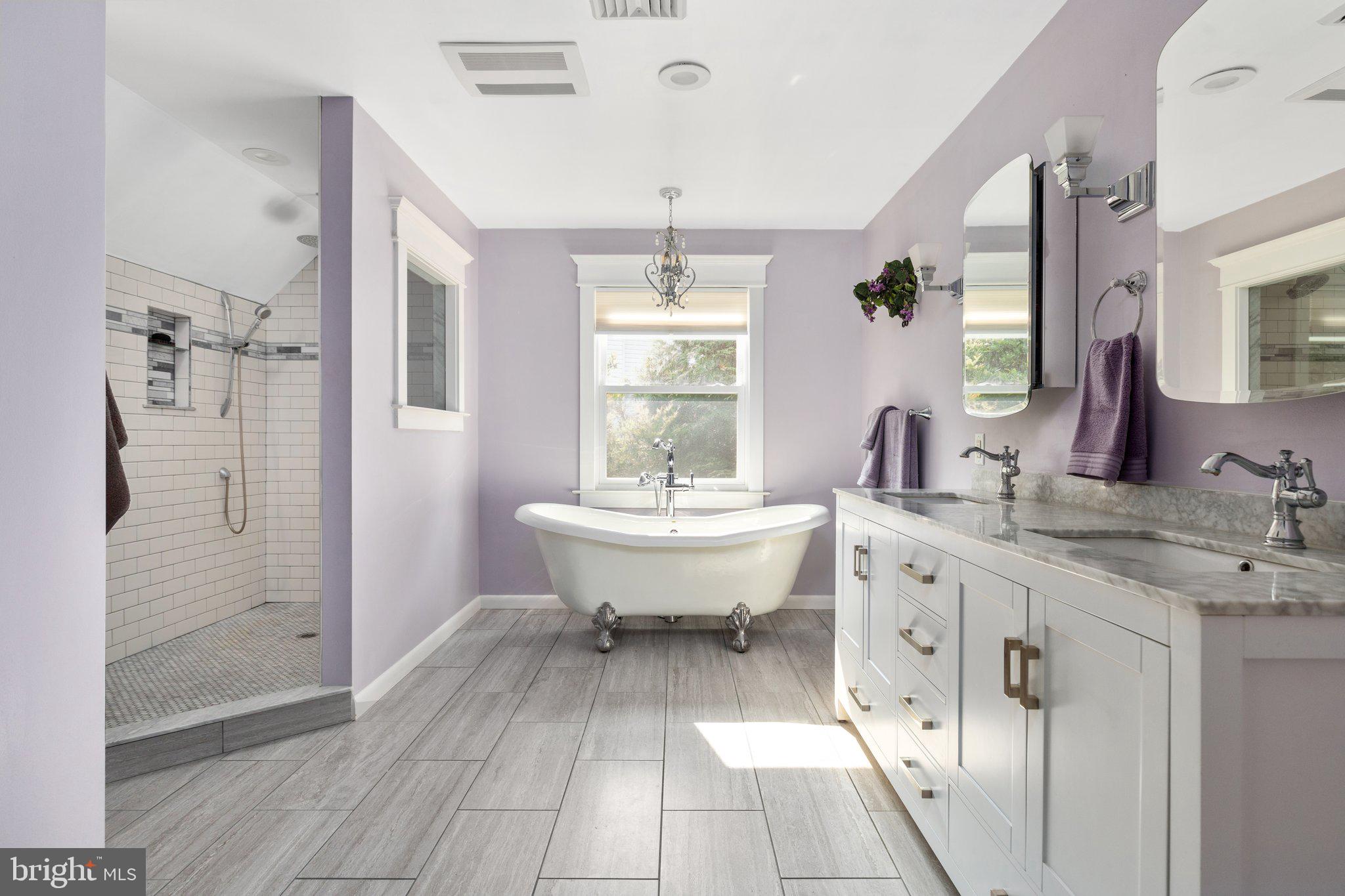 248 Fairway Circle Cross Junction, VA 22625 - Photo 37 of 66 Primary ensuite