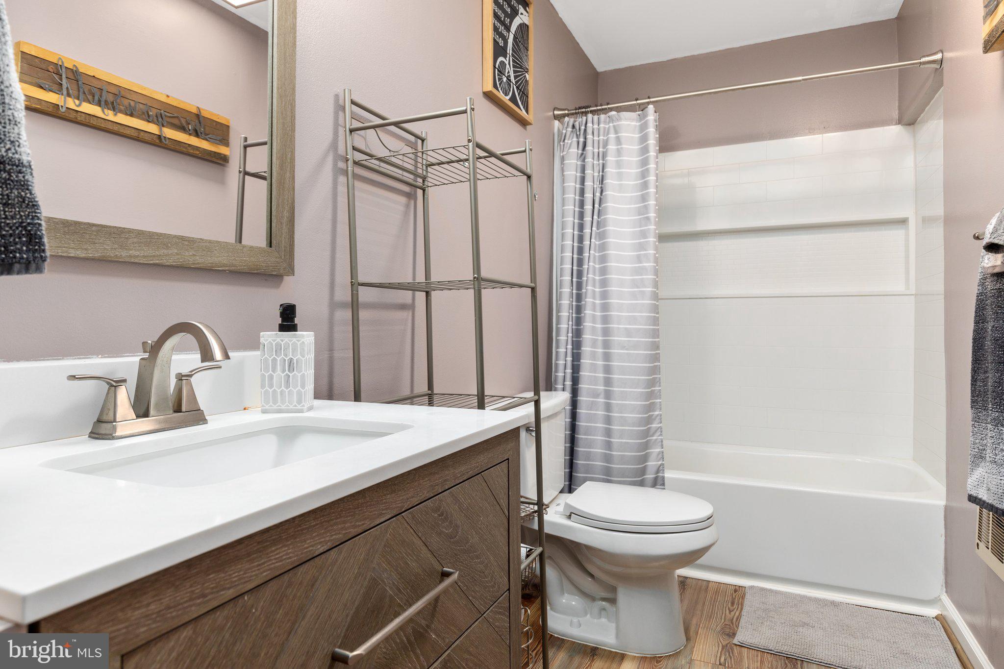 248 Fairway Circle Cross Junction, VA 22625 - Photo 40 of 66 Hall bath