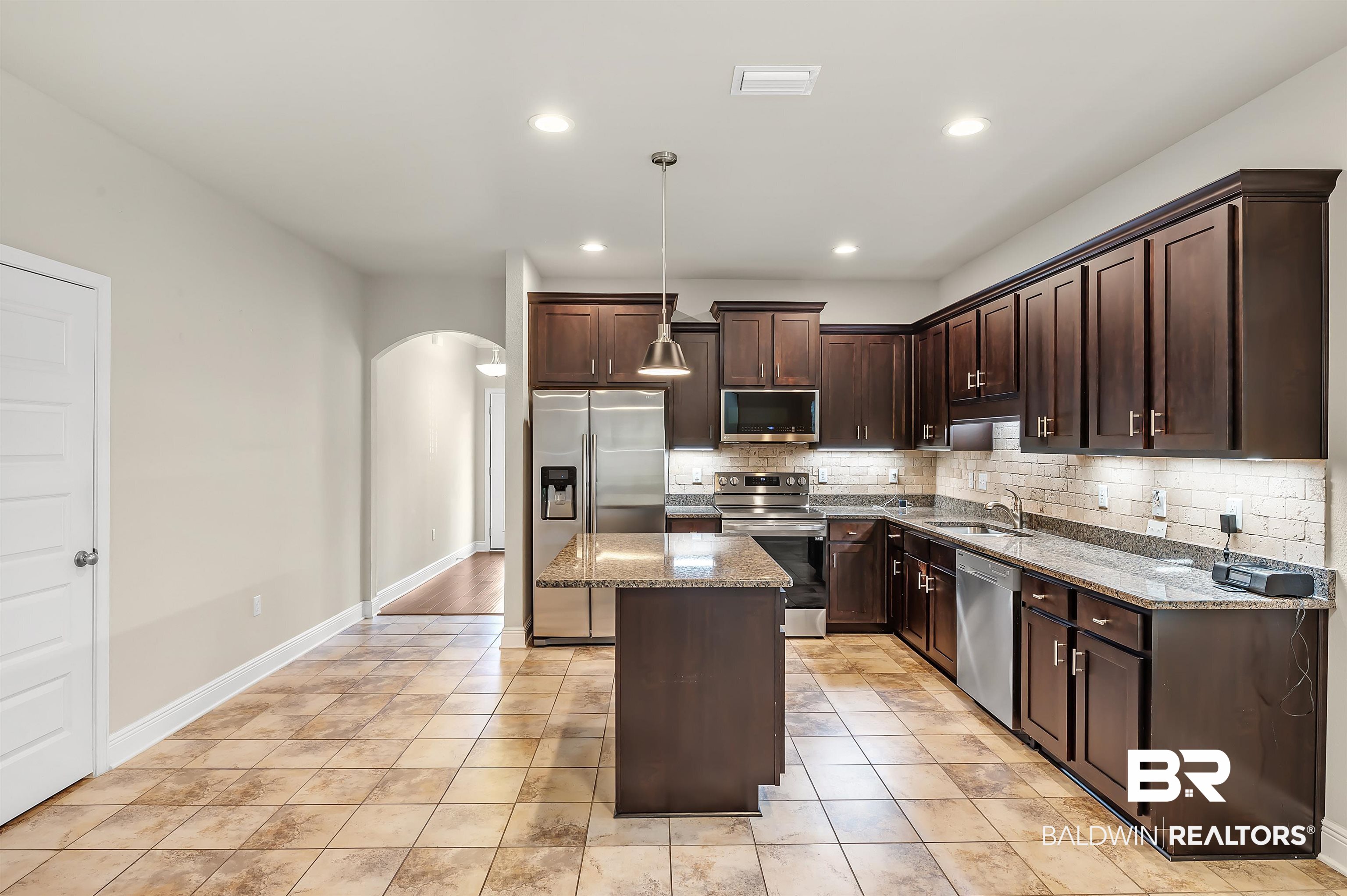 1204 Surrey Loop Foley, AL 36535 - Photo 15 of 42 Gallery Image 15
