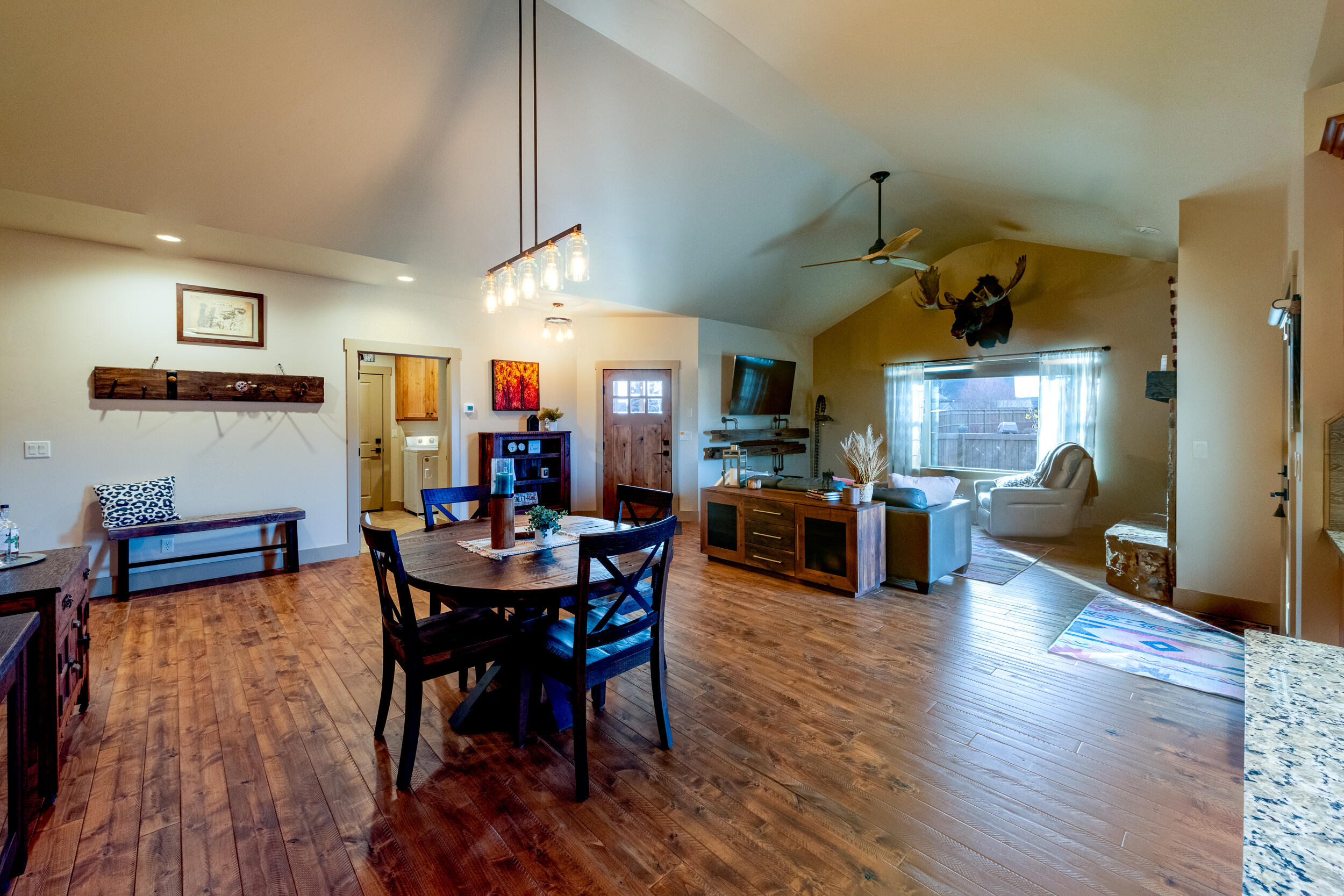 154 Northwest Saddle Ridge Loop Prineville, OR 97754 - Photo 9 of 23 010