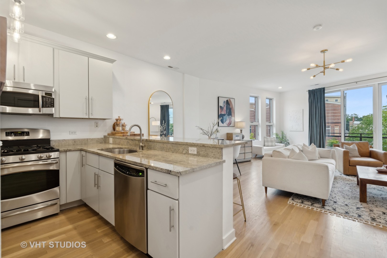2120 West Division Street, Unit 2 Chicago, IL 60622 - Photo 11 of 28